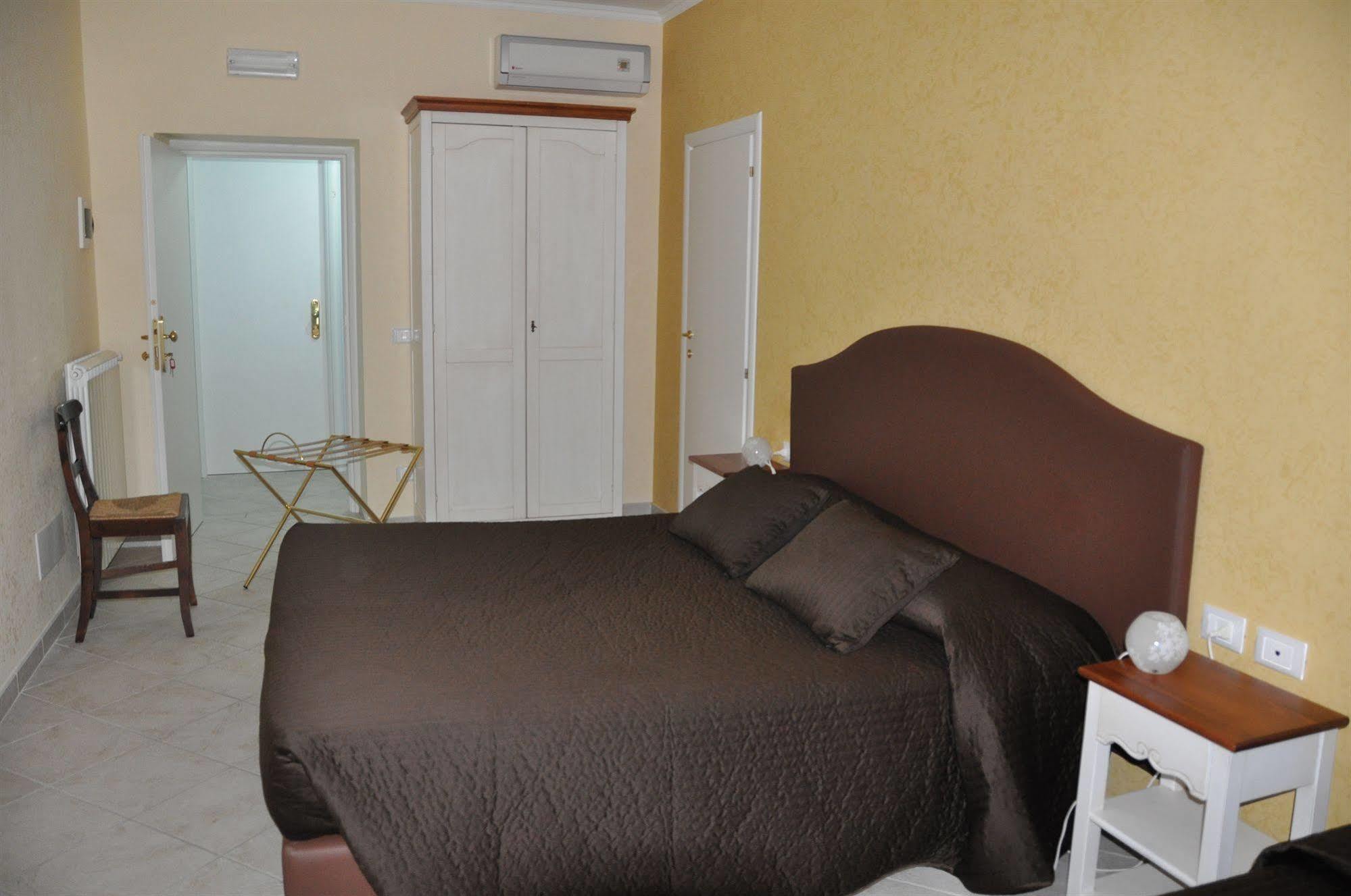 Re Monti Bed & Breakfast Рим Екстериор снимка