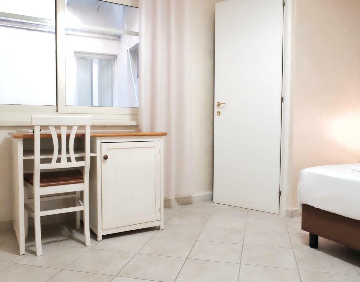 Re Monti Bed & Breakfast Рим Екстериор снимка